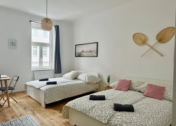 Stylish Renovated With Free Parking 公寓