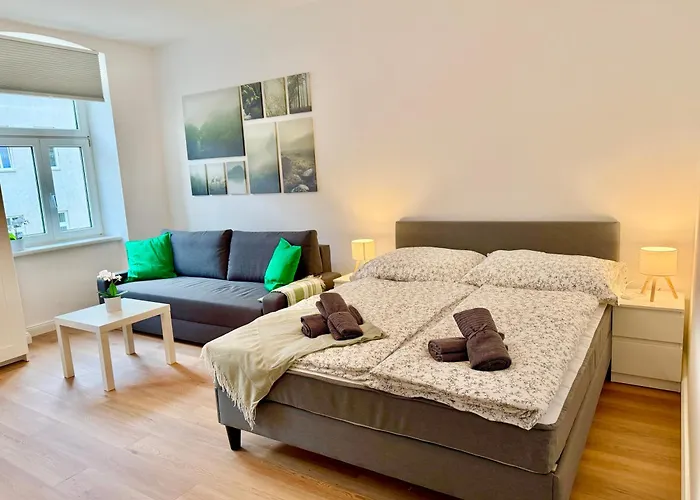 Stylish Renovated With Free Parking 公寓
