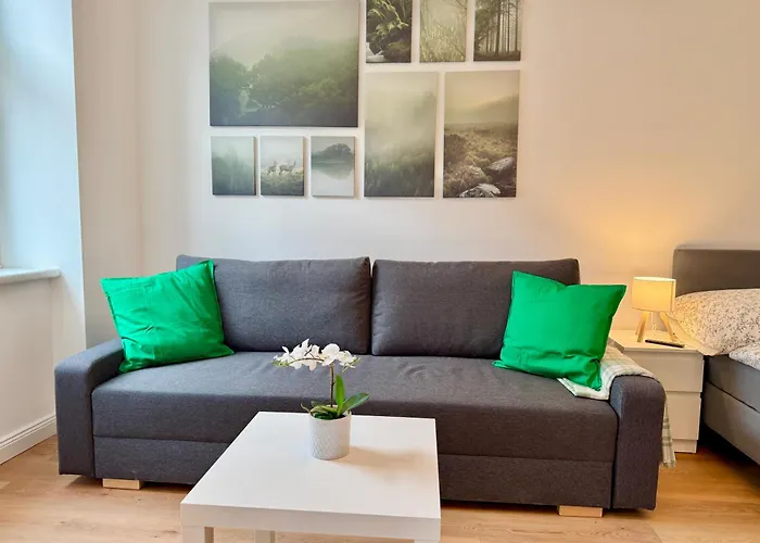 Stylish Renovated With Free Parking 公寓 *